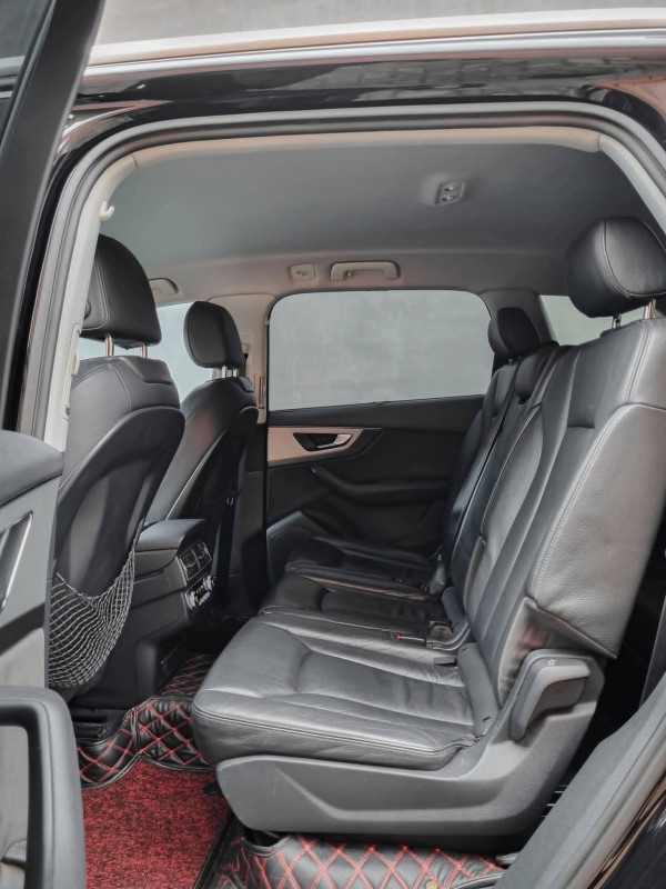 SUV hạng sang 7 chỗ rớt giá hơn 250 triệu mỗi năm