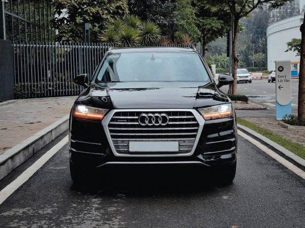 SUV hạng sang 7 chỗ rớt giá hơn 250 triệu mỗi năm