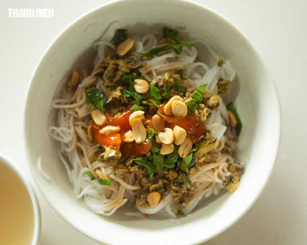 Bún hến Mai Xá: Món ngon Quảng Trị nổi tiếng vì cách trộn khác lạ Bún hến Mai Xá: Món ngon Quảng Trị nổi tiếng vì cách trộn khác lạ
