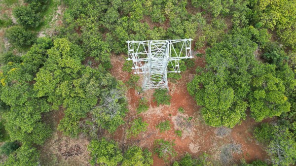 Đồng Nai: Trụ điện 110 kV không có đai ốc ngã đổ gây bất an