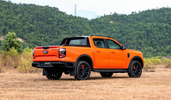 Ford Ranger Wildtrak máy dầu 3.0 lít: Bán tải phổ thông đắt nhất Việt Nam có gì?
