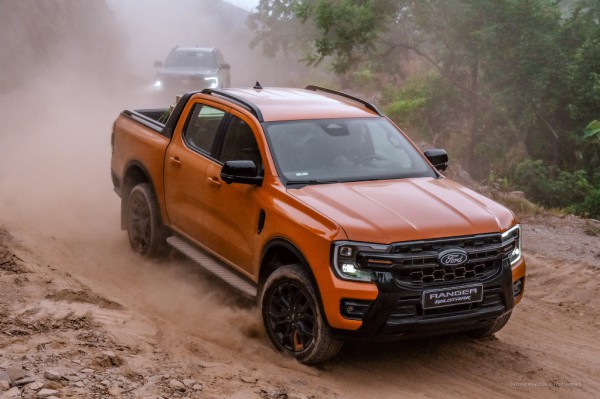 Ford Ranger Wildtrak máy dầu 3.0 lít: Bán tải phổ thông đắt nhất Việt Nam có gì?