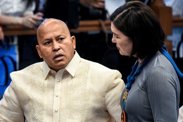 Bị ICC ra lệnh bắt, đồng minh cựu Tổng thống Duterte trốn vào Thượng viện