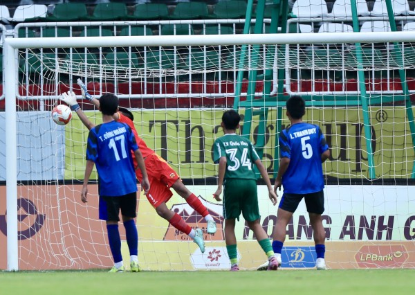 Festival quốc tế U.14 Gia Lai 2026: LPBank HAGL thắng thuyết phục, đấu PVF ở tứ kết Festival quốc tế U.14 Gia Lai 2026: LPBank HAGL thắng thuyết phục, đấu PVF ở tứ kết