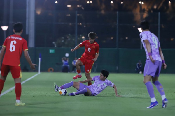 U.17 Việt Nam sẽ thắng U.17 UAE nếu giữ được cái đầu 'lạnh'