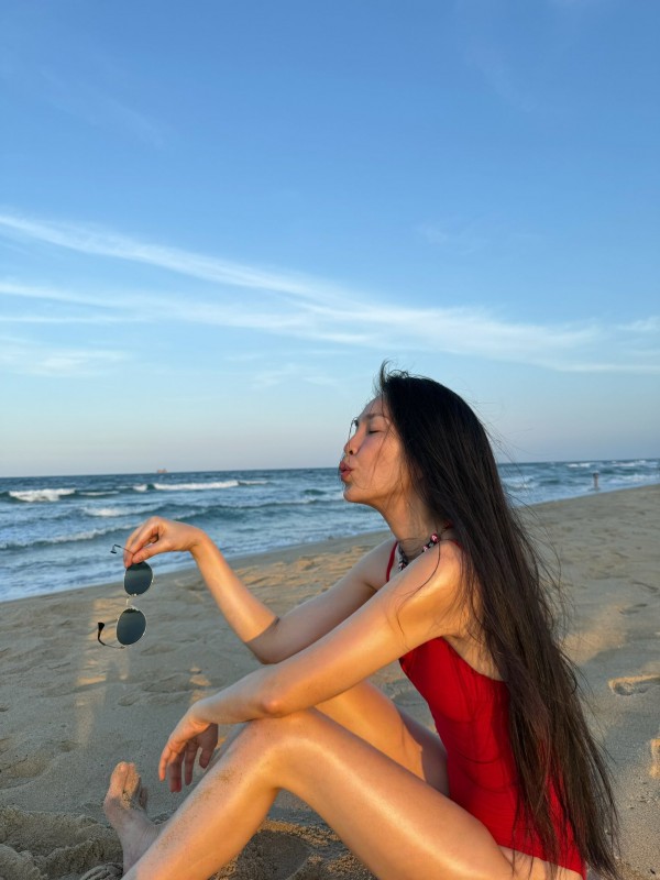 Hiền Thục U50 diện áo tắm 