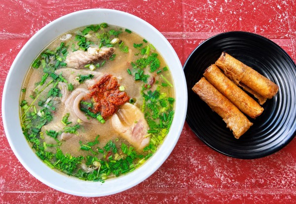 Món cháo... lạ, chỉ bán vài giờ mỗi sáng: Khách đến trễ hết phần