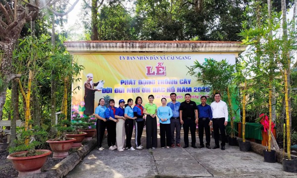 Trồng tre Đằng Ngà, tre Mạnh Tông nhân ngày sinh nhật Bác Hồ Trồng tre Đằng Ngà, tre Mạnh Tông nhân ngày sinh nhật Bác Hồ