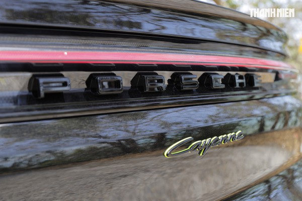 ‘Ghìm cương’ Porsche Cayenne e-hybrid giá gần 7 tỉ đồng: Nhanh, mạnh, ít ngốn xăng ‘Ghìm cương’ Porsche Cayenne e-hybrid giá gần 7 tỉ đồng: Nhanh, mạnh, ít ngốn xăng