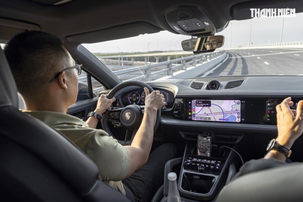 ‘Ghìm cương’ Porsche Cayenne e-hybrid giá gần 7 tỉ đồng: Nhanh, mạnh, ít ngốn xăng ‘Ghìm cương’ Porsche Cayenne e-hybrid giá gần 7 tỉ đồng: Nhanh, mạnh, ít ngốn xăng
