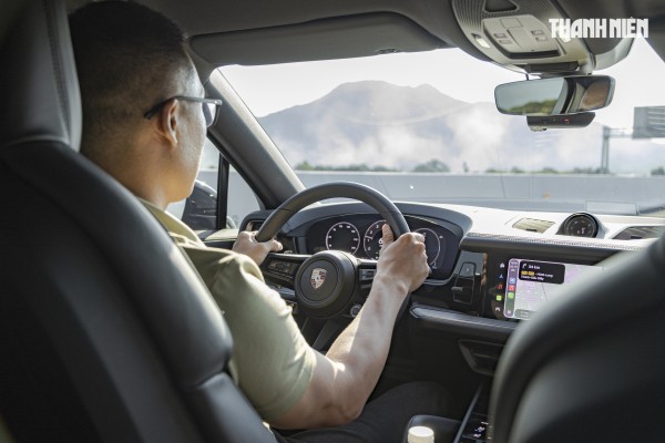 ‘Ghìm cương’ Porsche Cayenne e-hybrid giá gần 7 tỉ đồng: Nhanh, mạnh, ít ngốn xăng ‘Ghìm cương’ Porsche Cayenne e-hybrid giá gần 7 tỉ đồng: Nhanh, mạnh, ít ngốn xăng