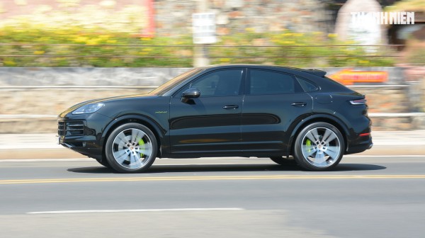 ‘Ghìm cương’ Porsche Cayenne e-hybrid giá gần 7 tỉ đồng: Nhanh, mạnh, ít ngốn xăng ‘Ghìm cương’ Porsche Cayenne e-hybrid giá gần 7 tỉ đồng: Nhanh, mạnh, ít ngốn xăng