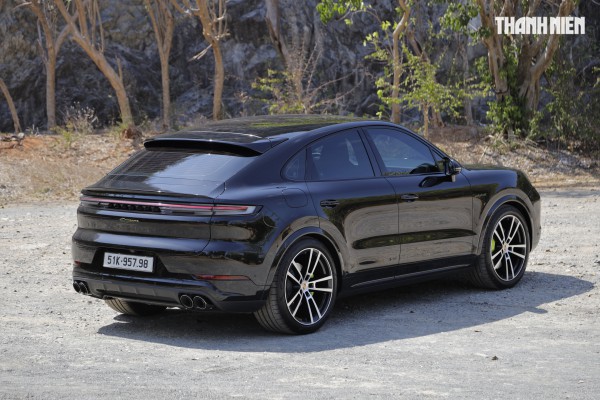 ‘Ghìm cương’ Porsche Cayenne e-hybrid giá gần 7 tỉ đồng: Nhanh, mạnh, ít ngốn xăng ‘Ghìm cương’ Porsche Cayenne e-hybrid giá gần 7 tỉ đồng: Nhanh, mạnh, ít ngốn xăng