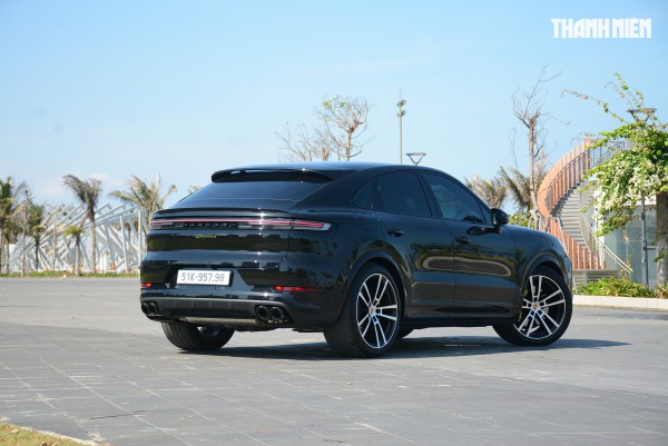 ‘Ghìm cương’ Porsche Cayenne e-hybrid giá gần 7 tỉ đồng: Nhanh, mạnh, ít ngốn xăng ‘Ghìm cương’ Porsche Cayenne e-hybrid giá gần 7 tỉ đồng: Nhanh, mạnh, ít ngốn xăng