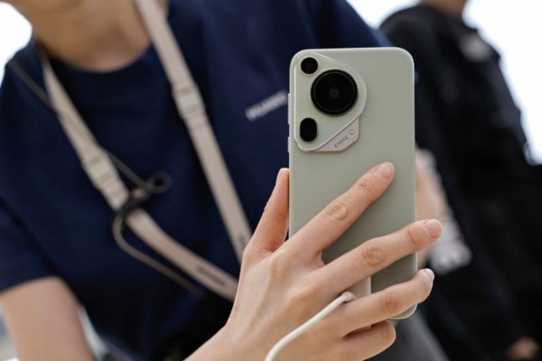 Lý do camera điện thoại ngày càng lồi hơn