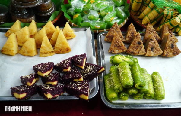 Lễ hội ẩm thực ở ngôi chợ trăm tuổi tại TP.HCM: Hàng trăm loại bánh miền Tây bắt mắt
