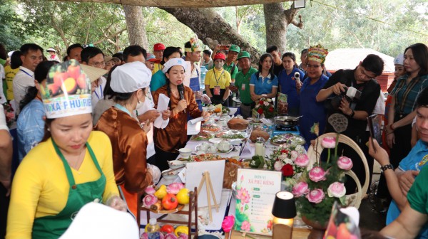 Lễ hội quả điều vàng Đồng Nai: Trăm món ăn từ điều miễn phí Lễ hội quả điều vàng Đồng Nai: Trăm món ăn từ điều miễn phí