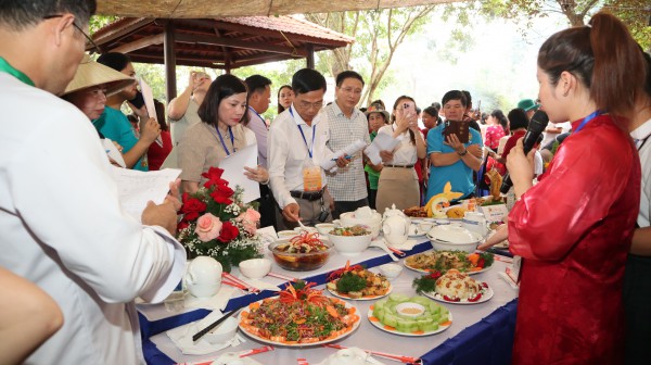 Lễ hội quả điều vàng Đồng Nai: Trăm món ăn từ điều miễn phí Lễ hội quả điều vàng Đồng Nai: Trăm món ăn từ điều miễn phí