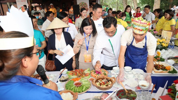 Lễ hội quả điều vàng Đồng Nai: Trăm món ăn từ điều miễn phí Lễ hội quả điều vàng Đồng Nai: Trăm món ăn từ điều miễn phí