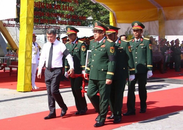 Thủ tướng Lê Minh Hưng dự lễ truy điệu, an táng 28 hài cốt liệt sĩ Thủ tướng Lê Minh Hưng dự lễ truy điệu, an táng 28 hài cốt liệt sĩ