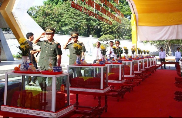 Thủ tướng Lê Minh Hưng dự lễ truy điệu, an táng 28 hài cốt liệt sĩ Thủ tướng Lê Minh Hưng dự lễ truy điệu, an táng 28 hài cốt liệt sĩ