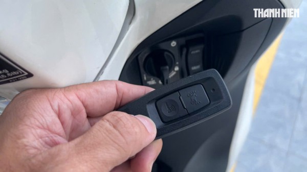 Cách nhận biết chìa khóa thông minh smartkey xe máy sắp hết pin