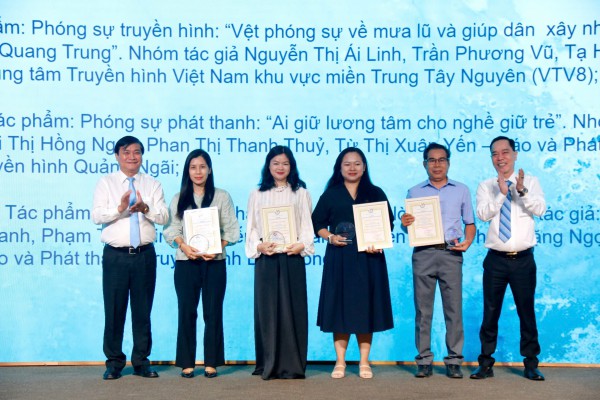 Hội Nhà báo Việt Nam trao giải Báo chí Tây nguyên và Duyên hải miền Trung