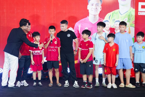 CLB CAHN có bước đi quan trọng, Quang Hải cùng Nguyễn Filip rạng rỡ có mặt