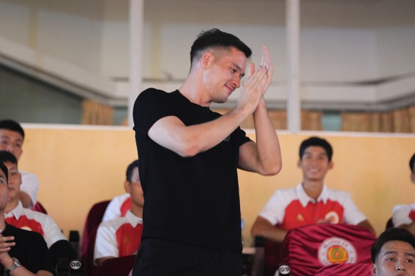 CLB CAHN có bước đi quan trọng, Quang Hải cùng Nguyễn Filip rạng rỡ có mặt