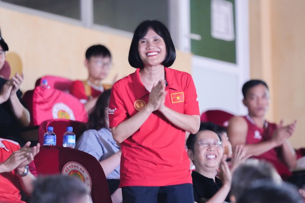 CLB CAHN có bước đi quan trọng, Quang Hải cùng Nguyễn Filip rạng rỡ có mặt