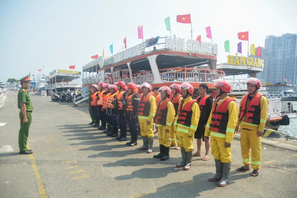 Lập 'lá chắn' an ninh trên sông Hàn, sẵn sàng cho lễ hội pháo hoa quốc tế