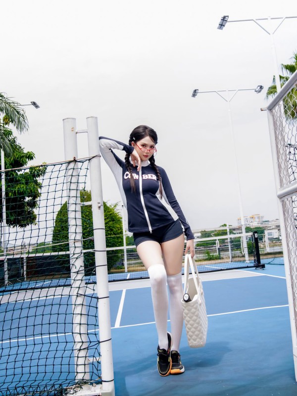 Ngọc Trinh không còn thích sexy mà chuyển sang phong cách teen girl năng động Ngọc Trinh không còn thích sexy mà chuyển sang phong cách teen girl năng động