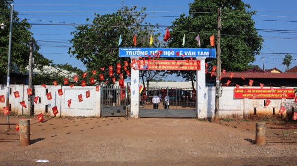 Sau phản ánh của Thanh Niên, Đồng Nai chi 11,5 tỉ sửa trường học xuống cấp trong vùng quy hoạch bô xít