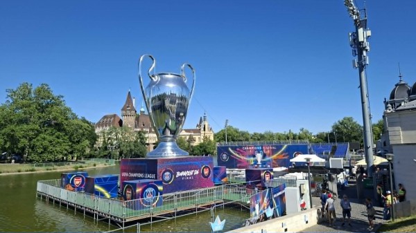 Chung kết Champions League: Arsenal đại chiến PSG, Budapest ‘căng mình’ đón siêu bão bóng đá Chung kết Champions League: Arsenal đại chiến PSG, Budapest ‘căng mình’ đón siêu bão bóng đá
