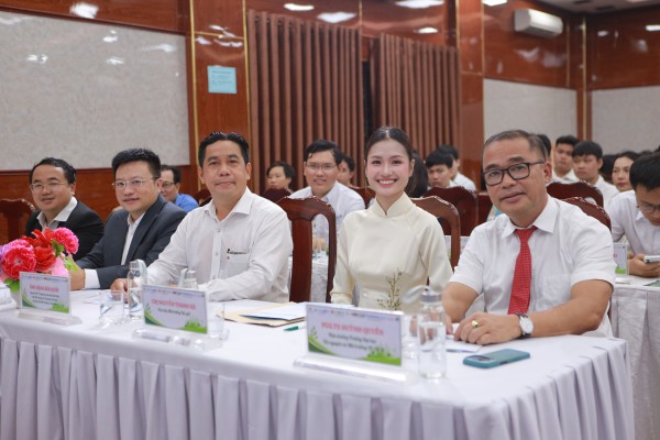Phát động cuộc thi vẽ tranh kết hợp trồng 1.000 cây xanh bảo vệ môi trường
