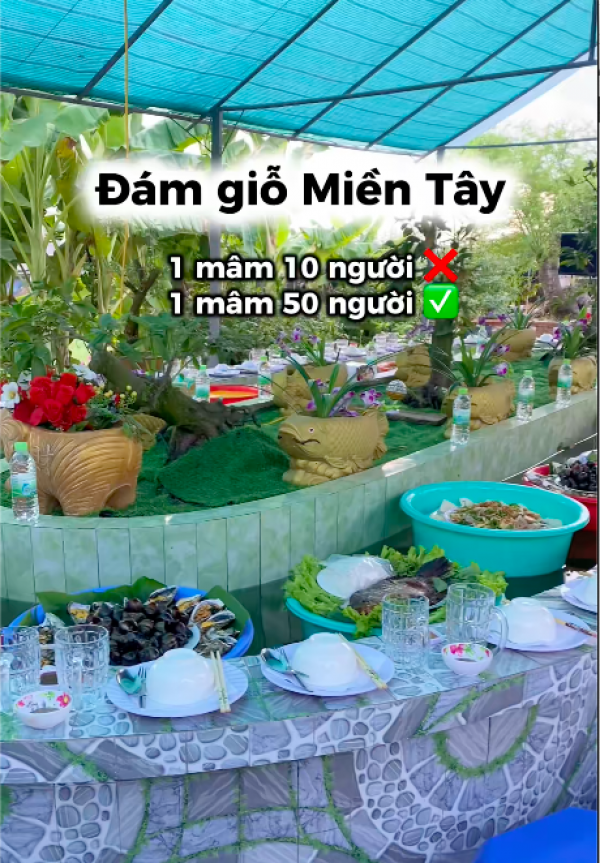 Đám giỗ miền Tây 'có 1 không 2': Đãi tiệc kiểu băng chuyền trên mặt nước