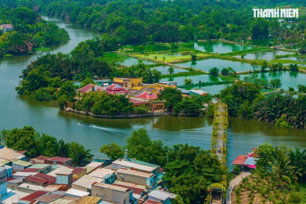 Đình cổ hơn 150 năm 'giữa dòng kênh' độc bản ở TP.HCM, được vua ban sắc phong Đình cổ hơn 150 năm 'giữa dòng kênh' độc bản ở TP.HCM, được vua ban sắc phong