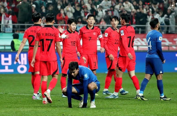 Đội tuyển Hàn Quốc gây tranh cãi vì kế hoạch 'lạ', Park Ji-sung dự đoán bất ngờ