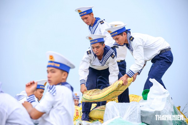 Gói trọn ân tình gửi Trường Sa