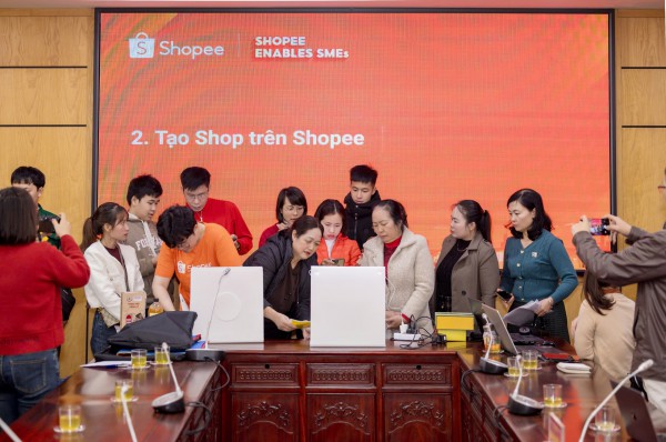 Hỗ trợ người bán lẫn người mua để thúc đẩy tiêu dùng