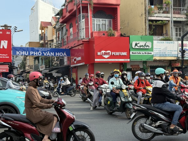 Kiểu phanh sai lầm của người Việt khi đi xe máy