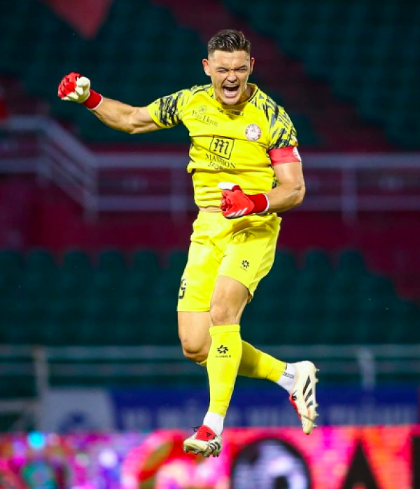 Lê Giang Patrick và Tiến Linh nên lưu ý, V-League sắp hết rồi đấy: Thầy Kim không đợi đâu! Lê Giang Patrick và Tiến Linh nên lưu ý, V-League sắp hết rồi đấy: Thầy Kim không đợi đâu!