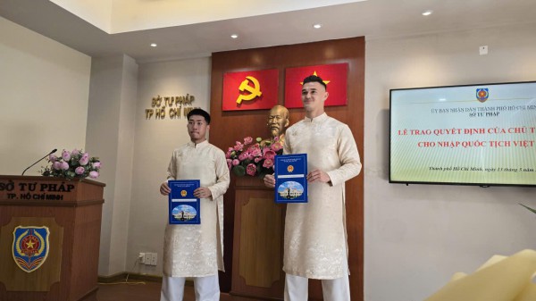 Lê Giang Patrik và Ngô Đăng Khoa chính thức trở thành công dân Việt Nam: Lòng biết ơn dâng trào
