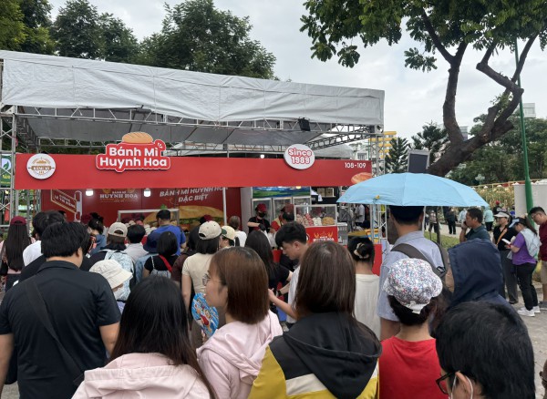 Lễ hội bánh mì mùa 4 thu hút lượng khách kỷ lục