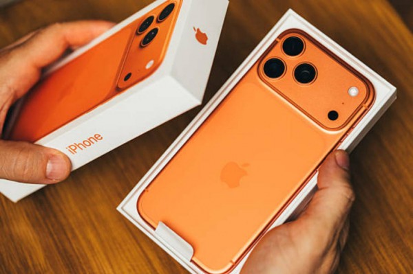 Lý do Apple cố tình làm hộp iPhone cực kỳ khó mở