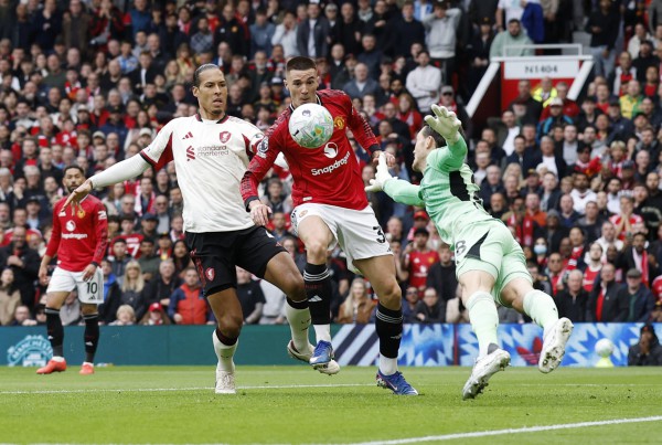 M.U thắng nghẹt thở Liverpool ở trận đấu hay kinh khủng, chính thức có vé dự Champions League