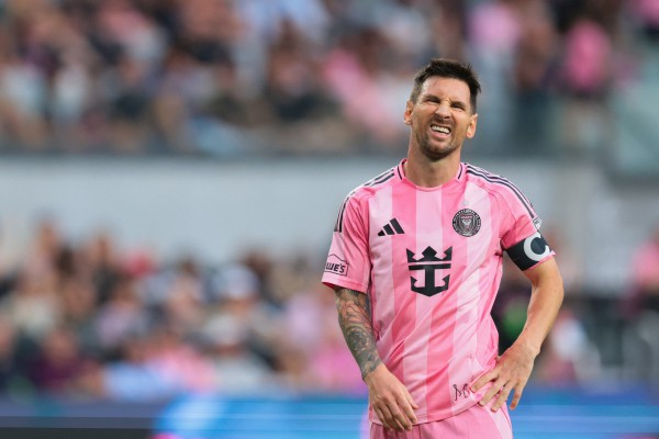Messi xin rời sân vì vấn đề gì, liệu có thể dự World Cup 2026?