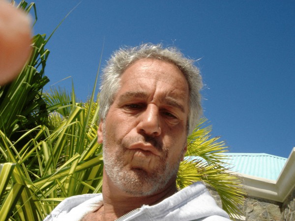 Mỹ công bố thư tuyệt mệnh của tội phạm ấu dâm Jeffrey Epstein