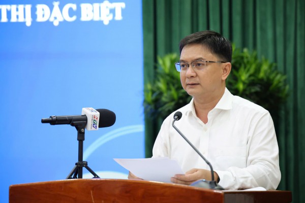Nhiều thẩm quyền của Thủ tướng sẽ giao về cho Chủ tịch UBND TP.HCM Nhiều thẩm quyền của Thủ tướng sẽ giao về cho Chủ tịch UBND TP.HCM