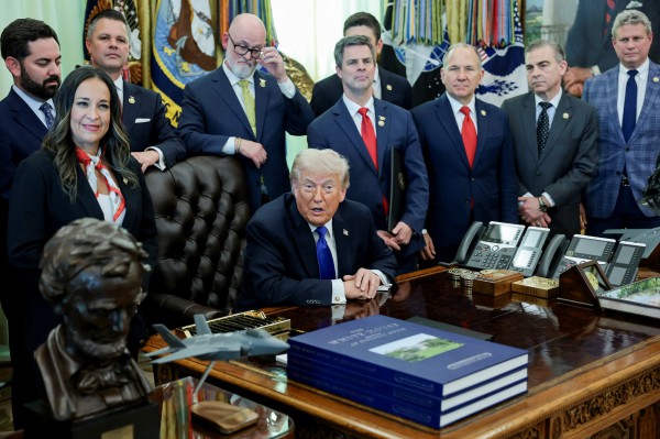 Ông Trump dọa rút bớt binh sĩ Mỹ khỏi 2 nước NATO phản đối chiến sự Iran